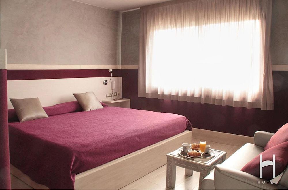Hotel H Гранолерс Екстериор снимка