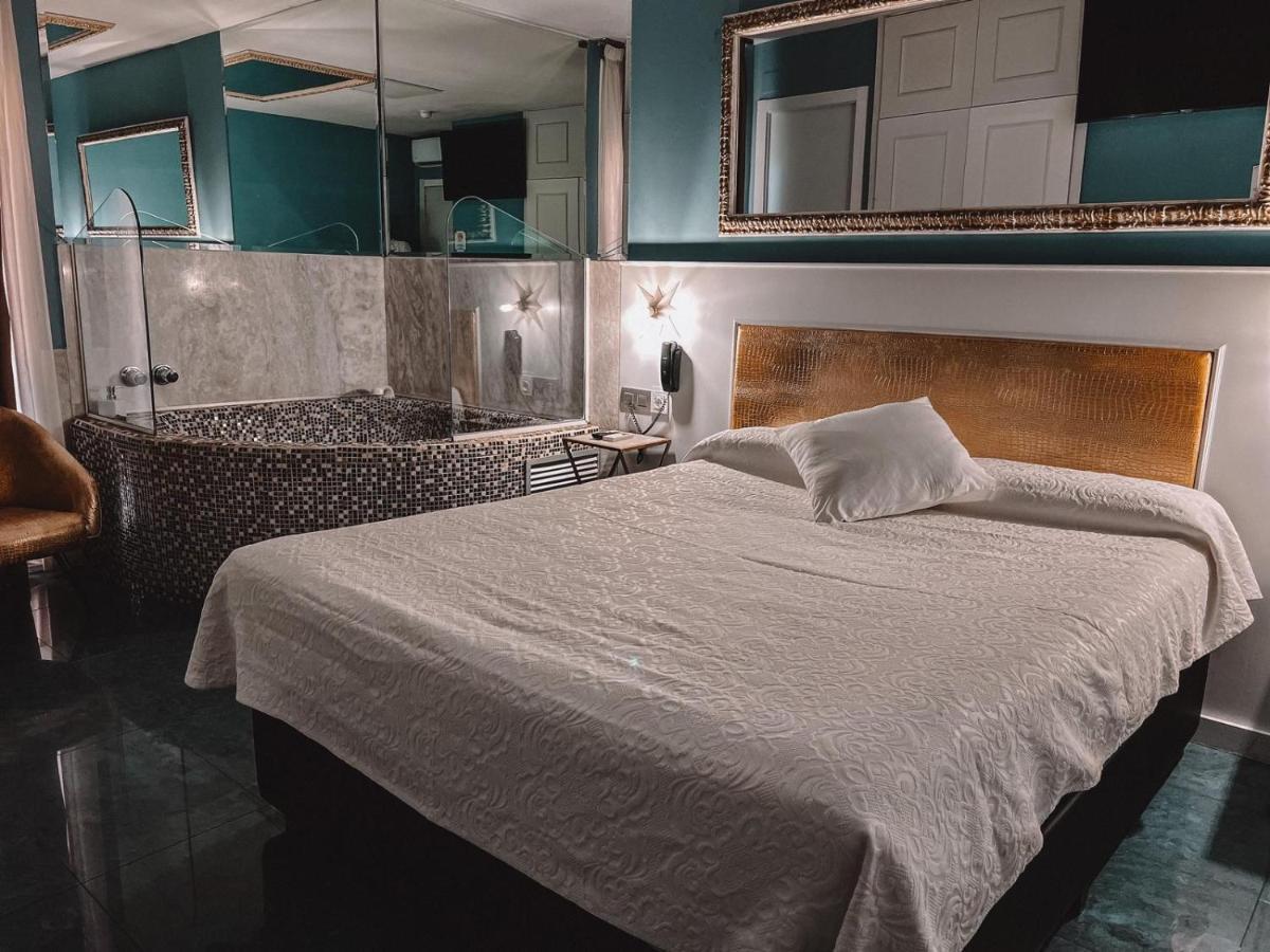 Hotel H Гранолерс Екстериор снимка