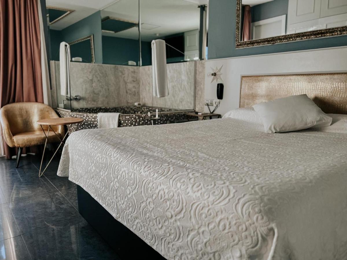 Hotel H Гранолерс Екстериор снимка