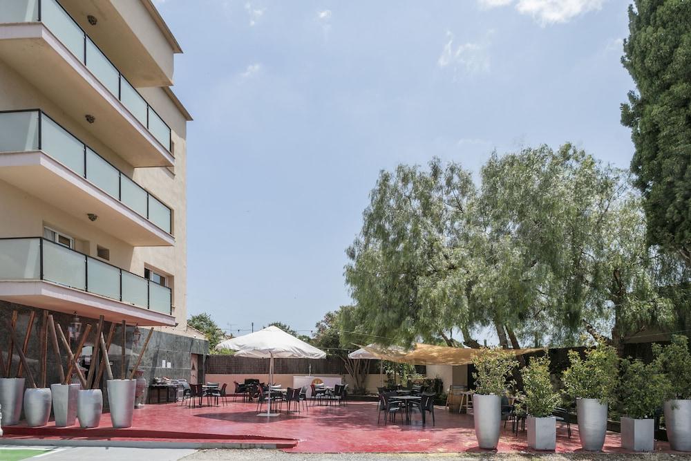 Hotel H Гранолерс Екстериор снимка