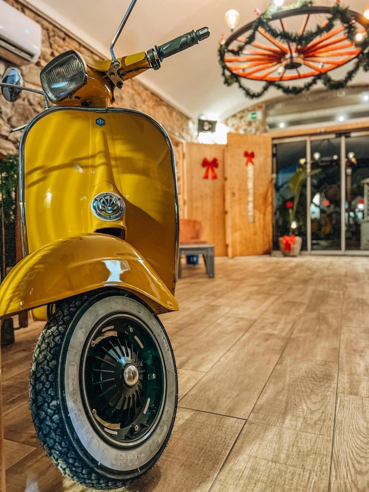 Hotel H Гранолерс Екстериор снимка
